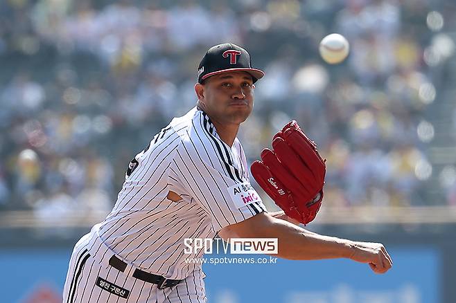 ▲ MRI 결과 특별한 이상이 발견되지 않은 치리노스는 31일 불펜 피칭에 이어 3일 고척 키움전에 정상 대기한다 ⓒ곽혜미 기자