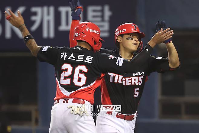 ▲ 나란히 장타를 터뜨리며 팀 타선을 이끌며 승리의 주역이 된 김도영(오른쪽)과 해럴드 카스트로 ⓒ곽혜미 기자