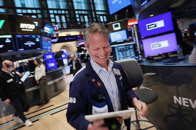 미국 뉴욕 증시는 31일 종전 기대감이 커지며 급등했다./AFP 연합뉴스