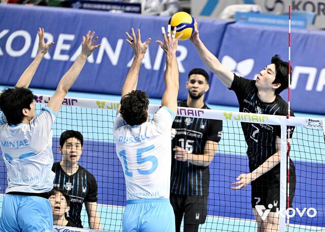 현대캐피탈 허수봉이 지난 2월 2025∼2026 V리그 대한항공과 경기에서 공격하고 있다. 한국배구연맹 제공