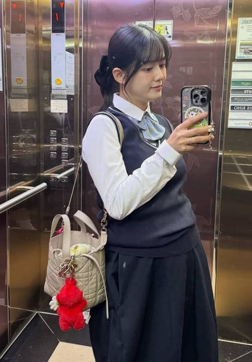 배우 남보라가 현재 임신 중인 가운데, 교복을 착용해 눈길을 끌었다. / 사진=남보라 SNS