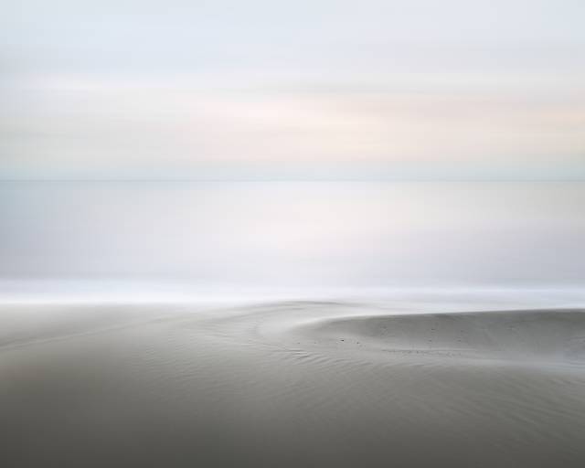 크리스 조던 작, ' Ecstatic Desolation, Stream Entering Lago Llanquihue, Chile, 2020