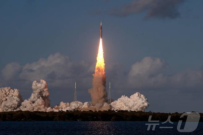 미국 플로리다주 케네디 우주센터에서 발사된 아르테미스 2호. ⓒ AFP=뉴스1