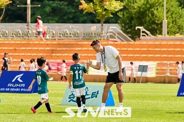 리얼 축구 예능 콘텐츠 '강인한 슛팅스타'. /사진=메이콘텐츠