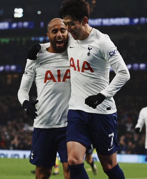 손흥민과 모우라 캡처=손흥민 SNS