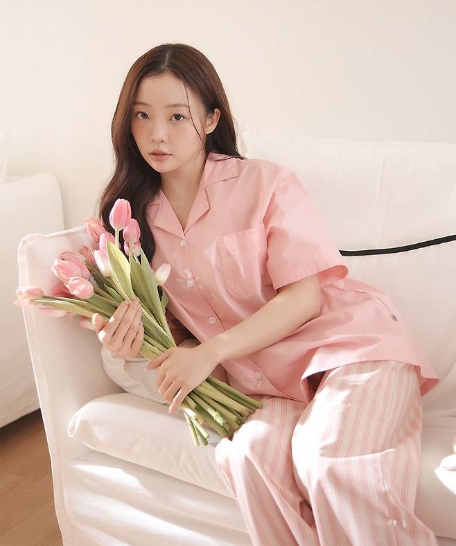 오프아워, 곽민경 전속모델 발탁