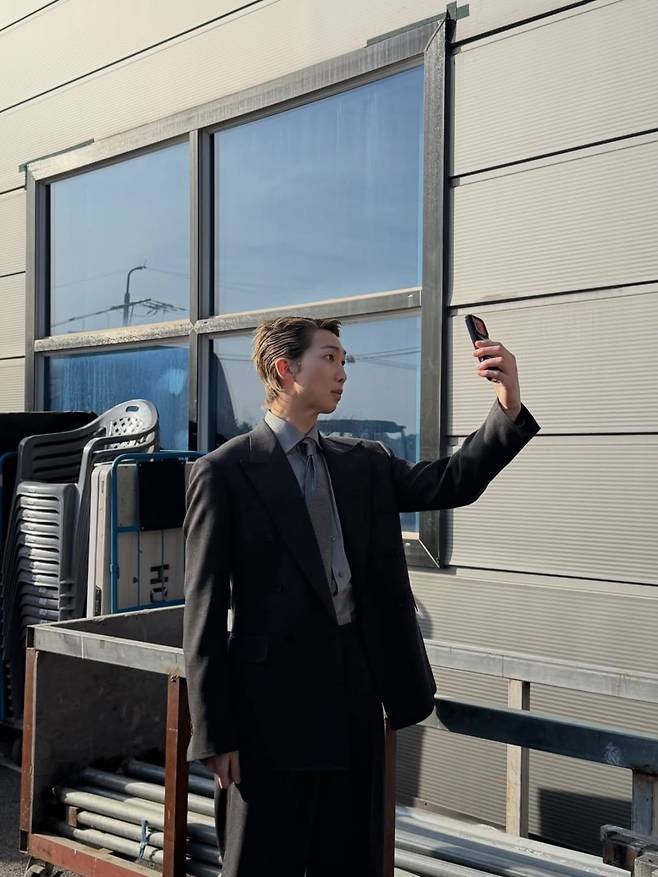 사진 = RM 인스타그램