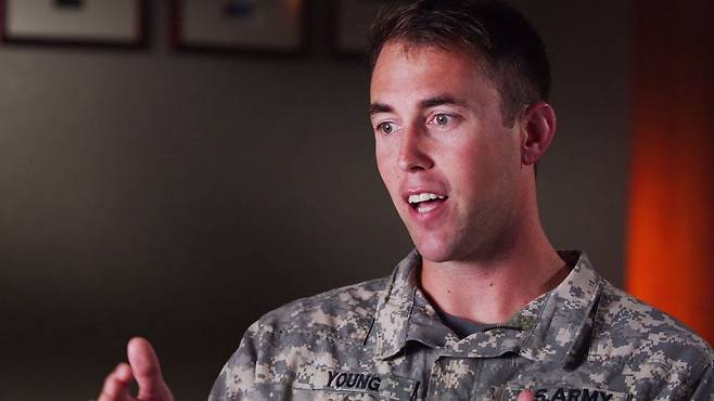 로널드 영 주니어가 2016년 자신의 생존 당시를 회상하고 있다. /유튜브 캡처