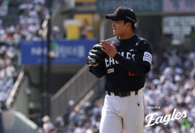 한화 왕옌청이 4일 잠실 두산전에서 역투하고 있다. 사진=한화 제공