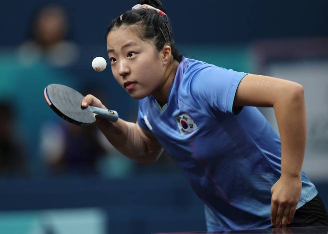 한국 여자 탁구선수 신유빈(대한항공)이 한잉(독일)을 제치고 2026 국제탁구연맹(ITTF) 월드컵 8강에 진출했다. 사진은 2024년 8월8일 프랑스 파리 사우스 파리 아레나에서 열린 2024 파리올림픽 탁구 여자 단체전 준결승에 진출한 신유빈의 모습. /로이터=뉴스1