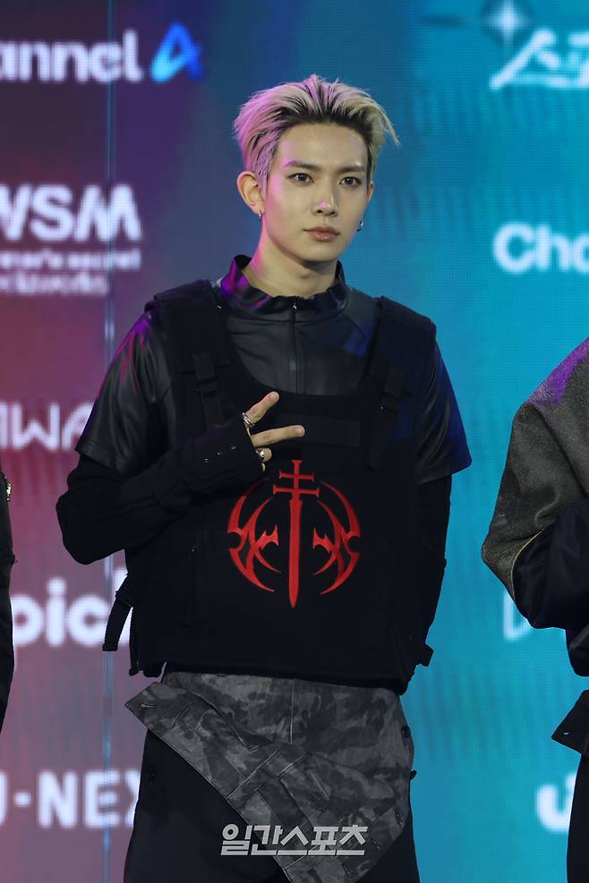 그룹 엔하이픈 희승이 11일 오후 서울 성북구 고려대학교 화정체육관에서 열린 '제2회 디 어워즈' 레드카펫 행사에 참석해 포토타임을 갖고 있다. 서병수 기자 qudtn@edaily.co.kr /2026.02.11/