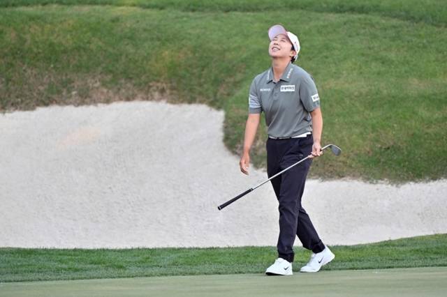 ▲ 김효주가 5일(한국 시간) 미국 네바다 라스베이거스 섀도우 크릭 골프 코스에서 열린 아람코 챔피언십 3라운드에서 버디 퍼트에 실패한 뒤 아쉬워하고 있다. AFP/연합뉴스