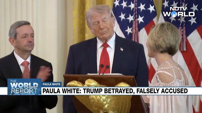 폴라 화이트는 트럼프를 예수에 비유했다. NDTV 갈무리