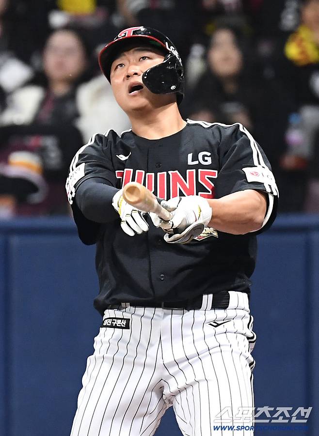 3일 고척돔에서 열린 KBO리그 키움과 LG의 경기. 8회초 2사 1, 2루. 타격하는 LG 이재원. 고척=송정헌 기자songs@sportschosun.com