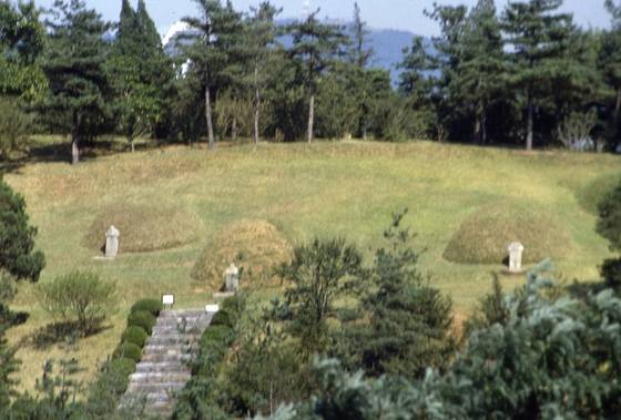 사육신묘 전경. 중앙포토