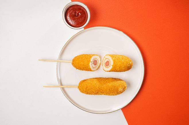 건영식품 신탄진 공장에서 생산되고 있는 핫도그. (사진=건영식품 제공)