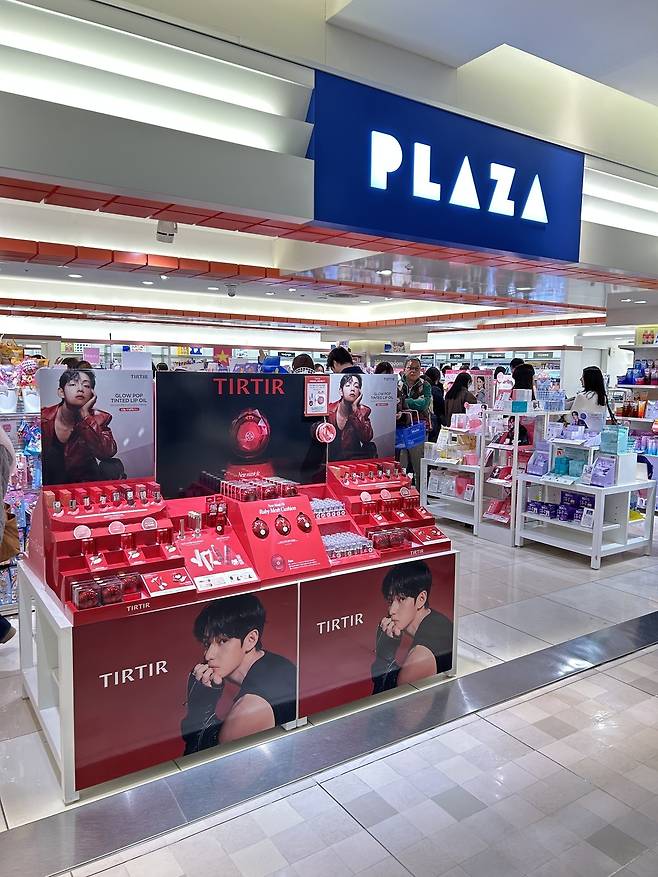 티르티르 제품들이 일본 편집숍 '플라자'(PLAZA) 매장에 입점돼 있다.(구다이글로벌 제공)