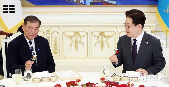 이재명 대통령, 이시바 시게루 전 총리와 오찬