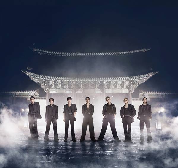 그룹 방탄소년단이 미국 빌보드 메인 송 차트 ‘핫 100’에 10곡을 진입시키며 대중음악사의 이정표를 새로 썼다.