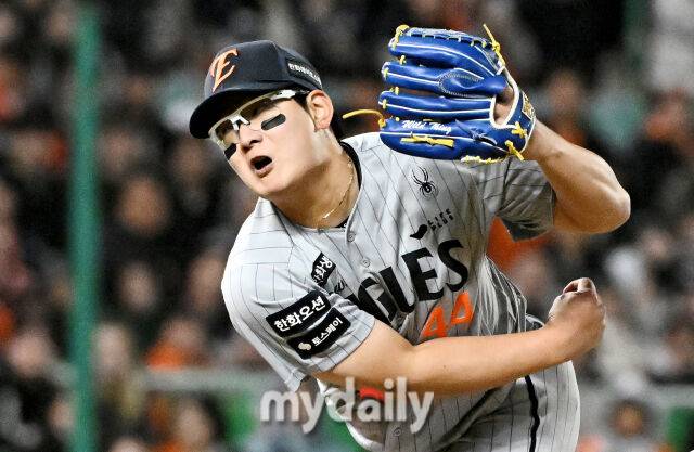 7일 오후 인천 SSG랜더스필드에서 진행된 '2026 프로야구 KBO리그' SSG랜더스와 한화 이글스의 경기. 한화 김서현이 역투하고 있다./인천 = 송일섭 기자