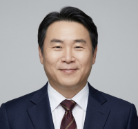 ▲강원대학교 춘천캠퍼스 IT대학 전기전자공학과 황인철 교수. ⓒ강원대