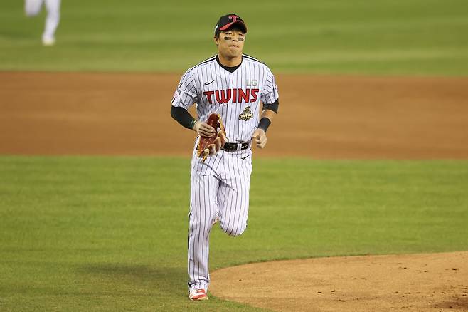 LG 천성호(사진)는 시즌 초반 화끈한 타격감을 자랑하며 문보경이 빠진 3루를 잘 채워주고 있다. 사진제공|LG 트윈스