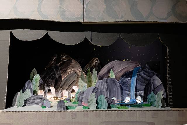 장미 작, 'Hello, there', 가변크기, 종이에 혼합재료, 2026. 행복북구문화재단 제공