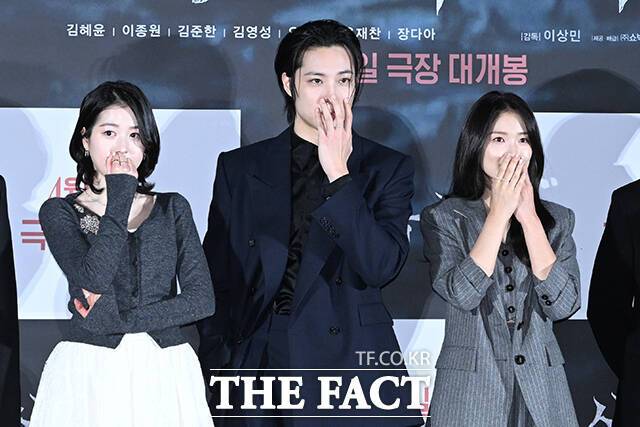 배우 장다아 이종원 김혜윤(왼쪽부터) 등이 출연하는 영화 '살목지'가 '랑종' 이후 호러 장르 최고 오프닝 스코어를 기록하며 개봉 첫날 박스오피스 1위에 올랐다. /김성렬 기자