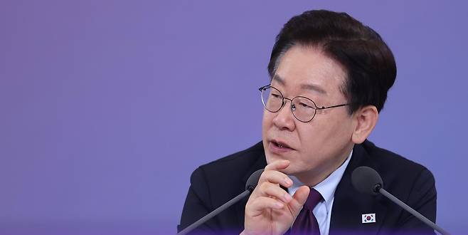 이재명 대통령이 9일 청와대에서 열린 국민경제자문회의 제1차 전체회의에서 발언하고 있다. (청와대통신사진기자단) 2026.4.9