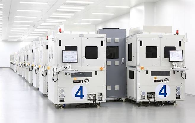 한미반도체 장비 TC본더4. 한미반도체 제공