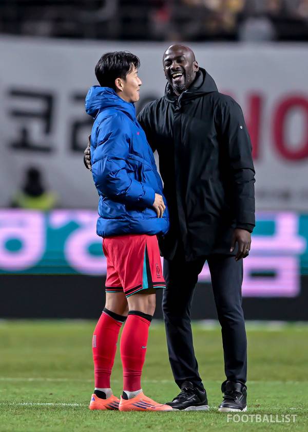 손흥민(왼쪽, 남자 축구대표팀), 오토 아도 당시 가나 감독. 서형권 기자