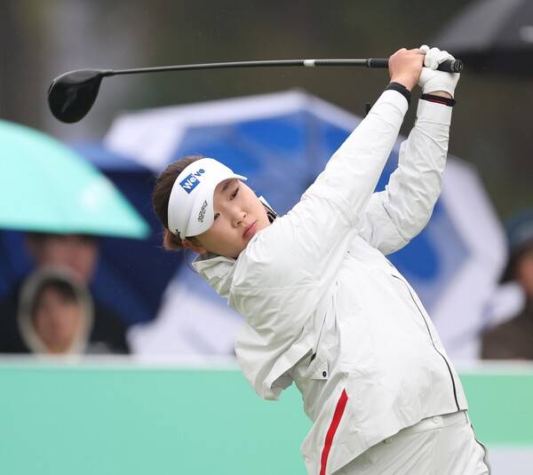 2026년 한국여자프로골프(KLPGA) 투어 iM금융오픈에 출전한 루키 김민솔 프로가 1라운드에서 경기하는 모습이다. 사진제공=KLPGA (사진을 무단으로 사용하지 마십시오.)