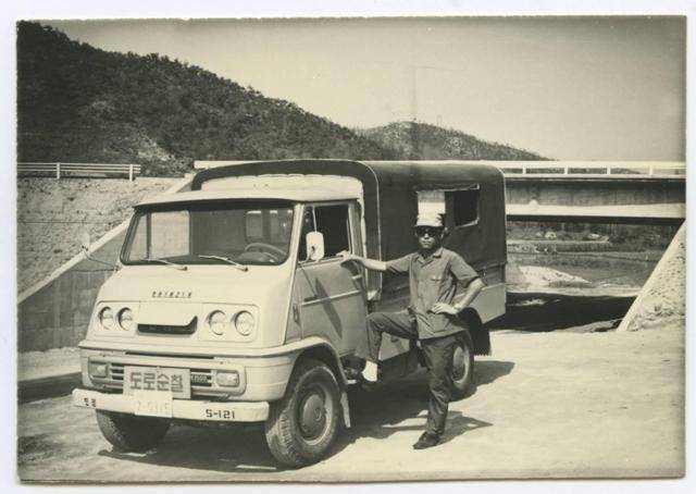 경부고속도로 개통 초기 도로순찰차의 모습. 한국도로공사 제공