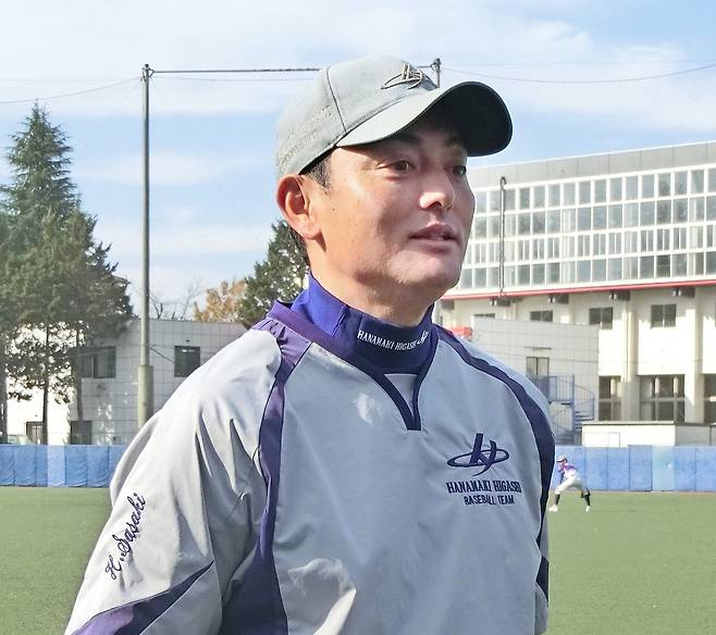 사사키 히로시 하나마키히가시고 야구부 감독. 지지통신