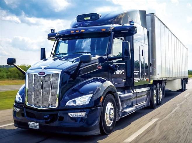 < 텍사스 달리는 오로라 자율주행차 > 미국 자율주행 기업 오로라의 자율주행 트럭이 미국 텍사스주 고속도로를 달리고 있다. /오로라 제공