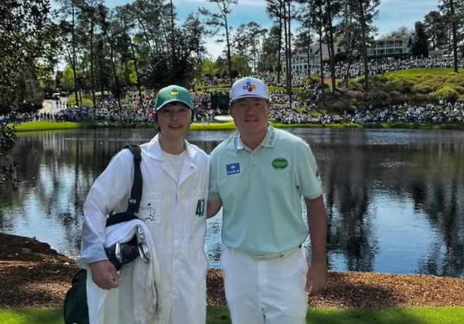 제90회 마스터스 토너먼트 파3 콘테스트에 참가한 송중기(왼쪽)와 임성재. 임성재 SNS