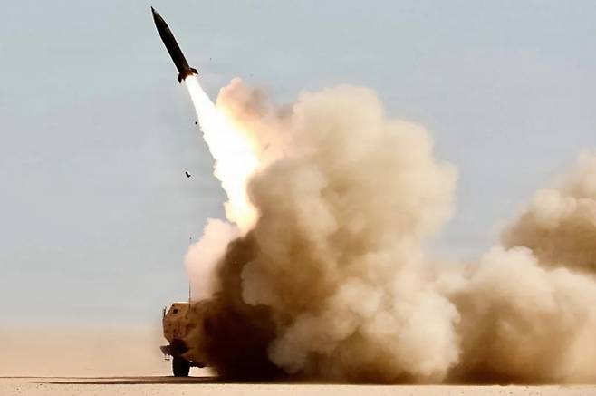 미 중부사령부(CENTCOM)가 공개한 프리즘(PrSM) 발사 장면. 프리즘은 2027회계연도 국방예산안에서 구매 확대 대상에 포함됐다. CENTCOM 제공