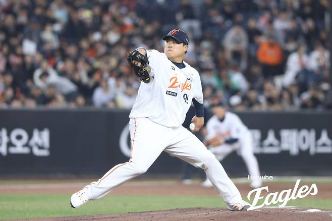 ▲ 40대에도 선발로서 활약할 수 있다는 뚜렷한 가능성을 남기고 있는 류현진 ⓒ한화이글스