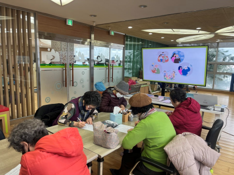 반짝반짝 뇌 운동 교실. 사진제공 의왕시