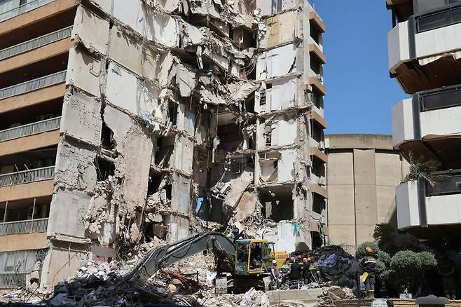 ▲이스라엘군 폭격으로 무너진 레바논의 한 건물(사진=AFP/연합)