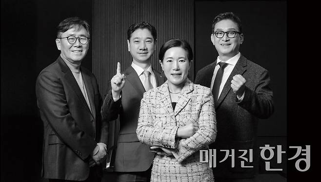 (왼쪽부터)김동진 싱크풀 대표, 김승균 하나증권 연금사업단장, 박정림 전 KB증권 대표, 조윤남 코어16 대표