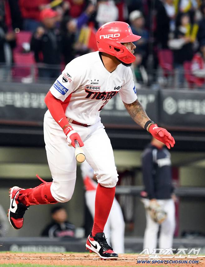 5번 타자 카스트로는 1회부터 적시타를 날리며 기분 좋게 시작했다.