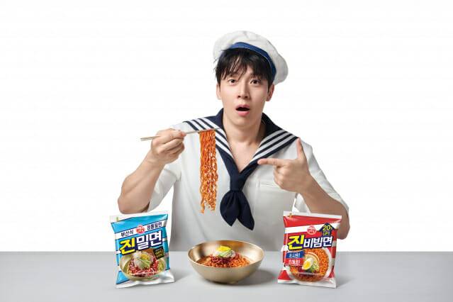 진비빔면, 진밀면 모델 개그맨 허경환 (사진=오뚜기)