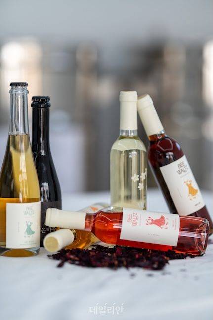 미더리봉자에서 생산 중인 벌꿀술. 향후 다양한 제품을 개발해 판로를 확대할 계획이다. ⓒ데일리안 배군득 기자