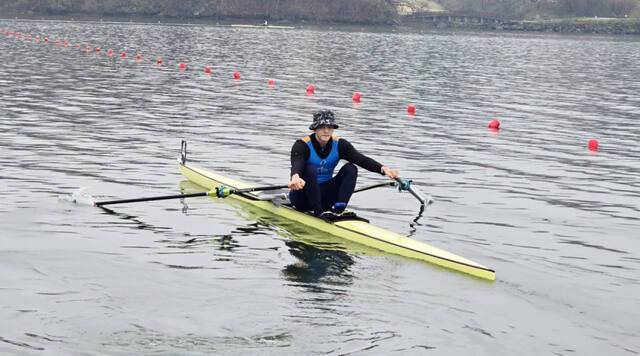 용인시청 강우규가 10일 충주 탄금호 국제조정경기장에서 열려 이틀간 열전을 펼친 ‘2026년 조정 국가대표 선발전’ 남자부 싱글스컬 중량급 부문서 경기를 펼치고 있다. 용인시청 조정팀 제공