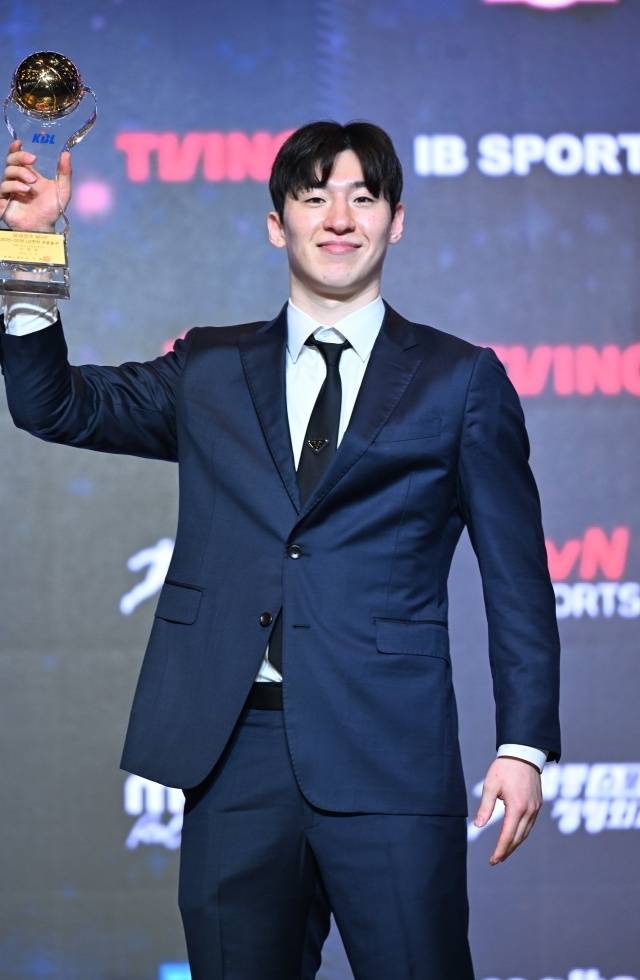 고양 소노의 에이스 이정현은 9일 그랜드 인터컨티넨탈 서울 파르나스 그랜드 볼룸에서 열린 2025-26 LG전자 프로농구 시상식에서 국내선수 MVP에 선정됐다. 사진=KBL 제공