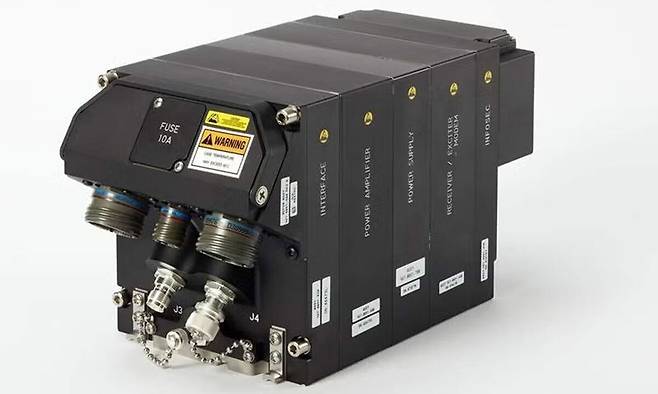 록웰 콜린스의 ARC-210 RT-2036(C). 세계일보 자료사진