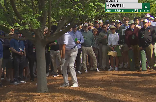 2번 홀 두 번째 샷을 시도하는 메이슨 하월. 마스터스 공식 홈페이지