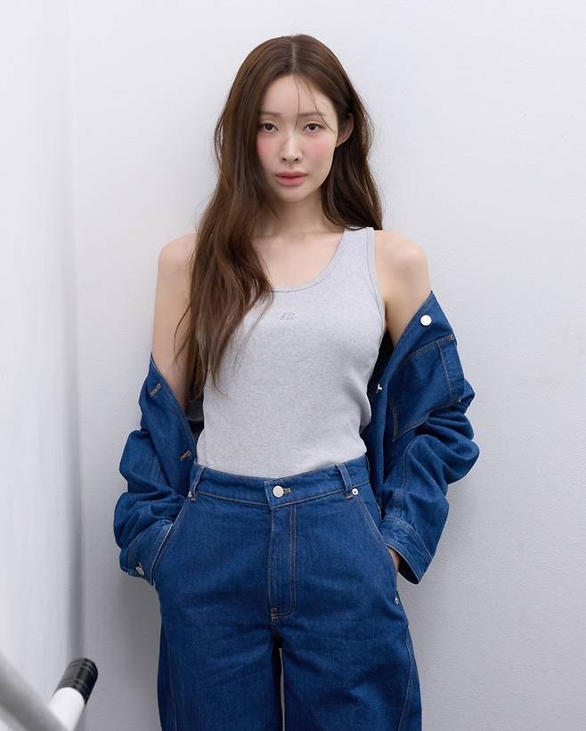 포즈를 취하고 있는 배우 차정원. 사람엔터테인먼트 제공