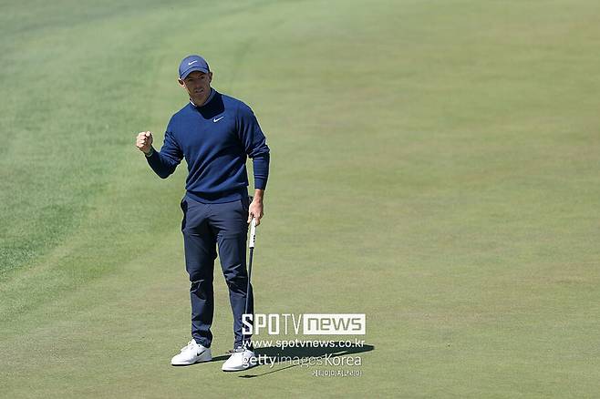 ▲ 로리 매킬로이가 10일 제90회 마스터스 토너먼트 1라운드에서 5언더파 67타로 공동 선두에 올랐다. 올해 대회 2연패를 노린다.